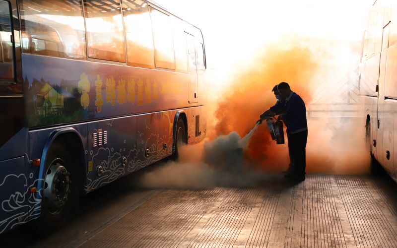 常運(yùn)集團(tuán)開(kāi)展電動(dòng)車(chē)充電站消防應(yīng)急演練